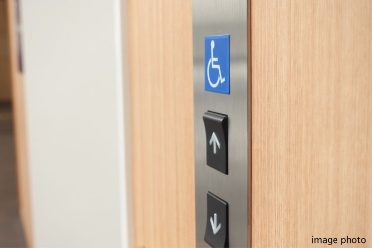 シティテラス横浜のユニバーサル対応エレベーターイメージ画像